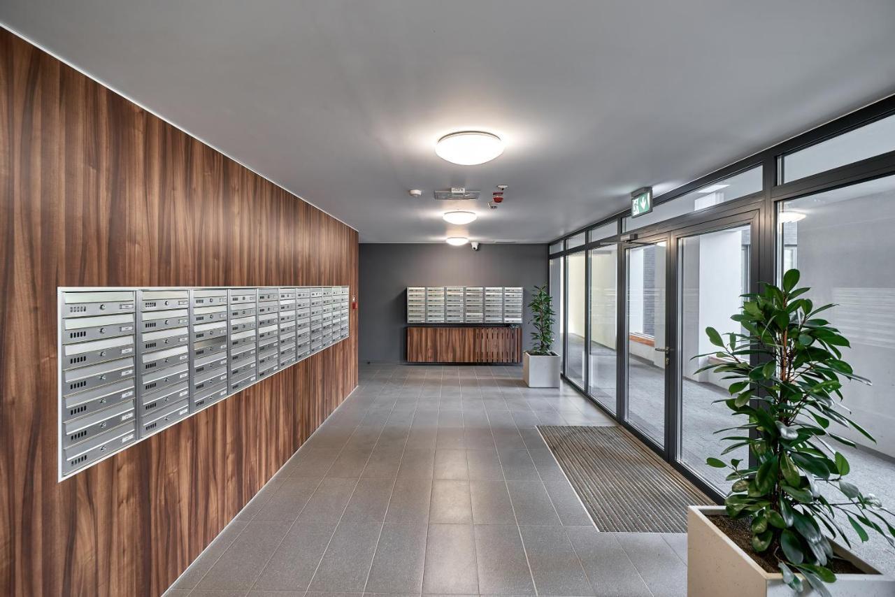 Exclusive Apartments Gwiazdzista With Free Garage Wroclaw By Noclegi Renters ภายนอก รูปภาพ