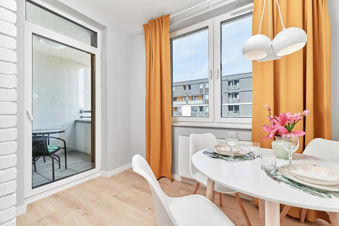 Exclusive Apartments Gwiazdzista With Free Garage Wroclaw By Noclegi Renters ภายนอก รูปภาพ