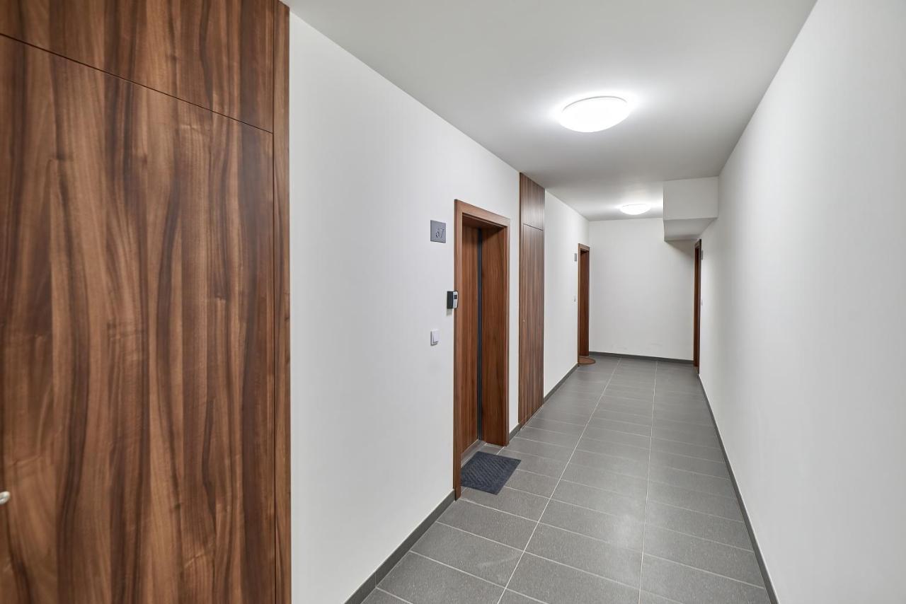 Exclusive Apartments Gwiazdzista With Free Garage Wroclaw By Noclegi Renters ภายนอก รูปภาพ