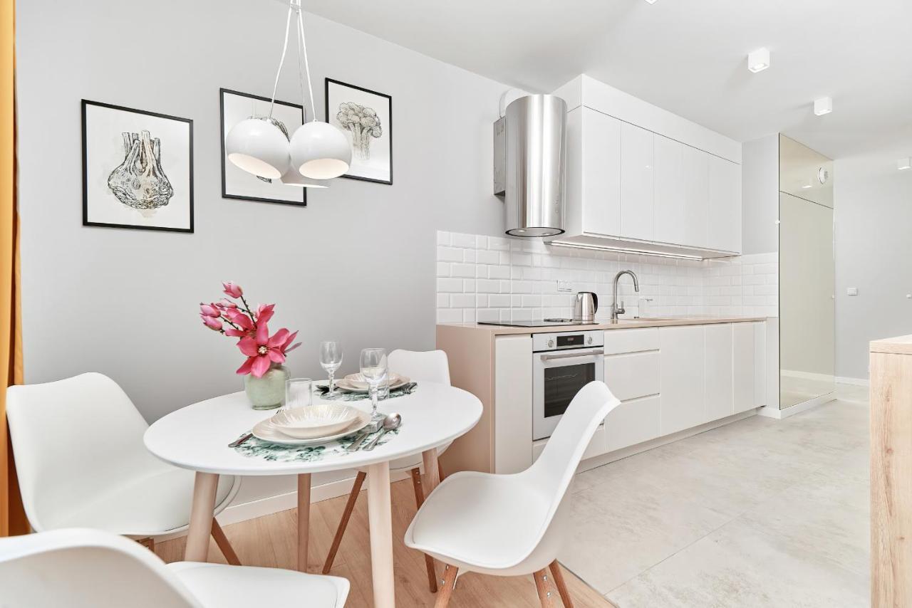 Exclusive Apartments Gwiazdzista With Free Garage Wroclaw By Noclegi Renters ภายนอก รูปภาพ