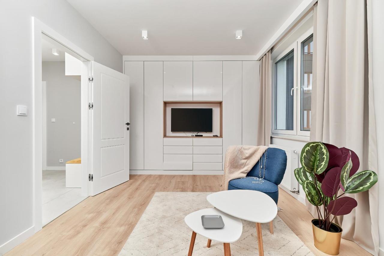 Exclusive Apartments Gwiazdzista With Free Garage Wroclaw By Noclegi Renters ภายนอก รูปภาพ