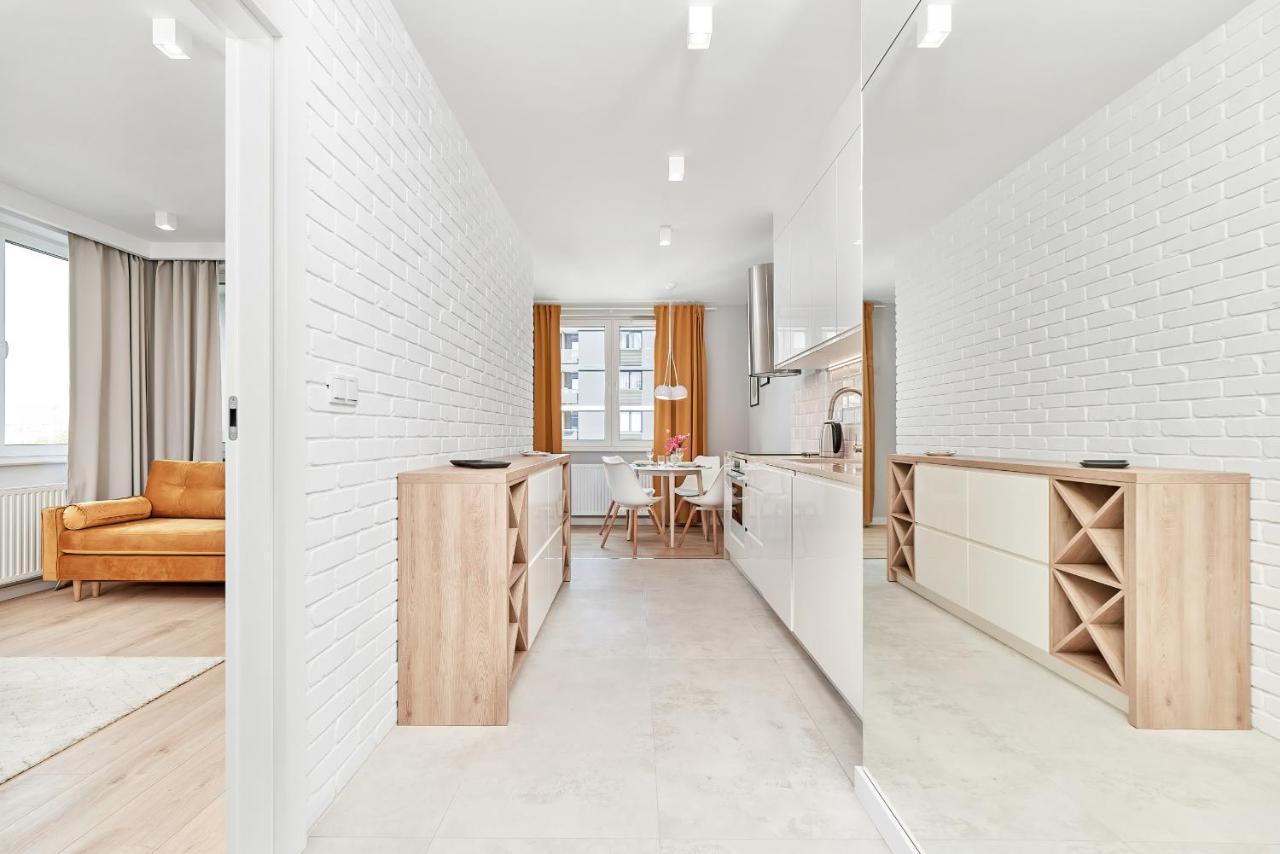 Exclusive Apartments Gwiazdzista With Free Garage Wroclaw By Noclegi Renters ภายนอก รูปภาพ