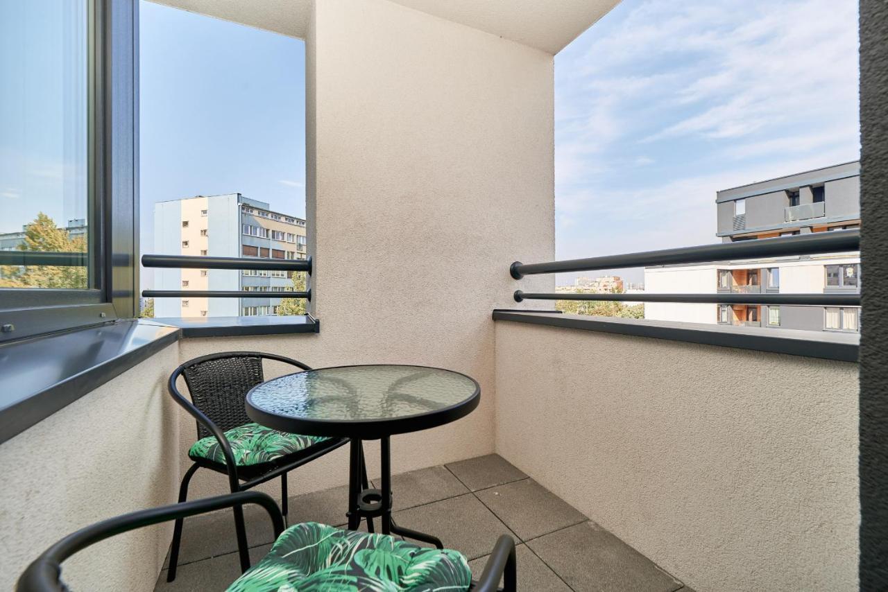 Exclusive Apartments Gwiazdzista With Free Garage Wroclaw By Noclegi Renters ภายนอก รูปภาพ
