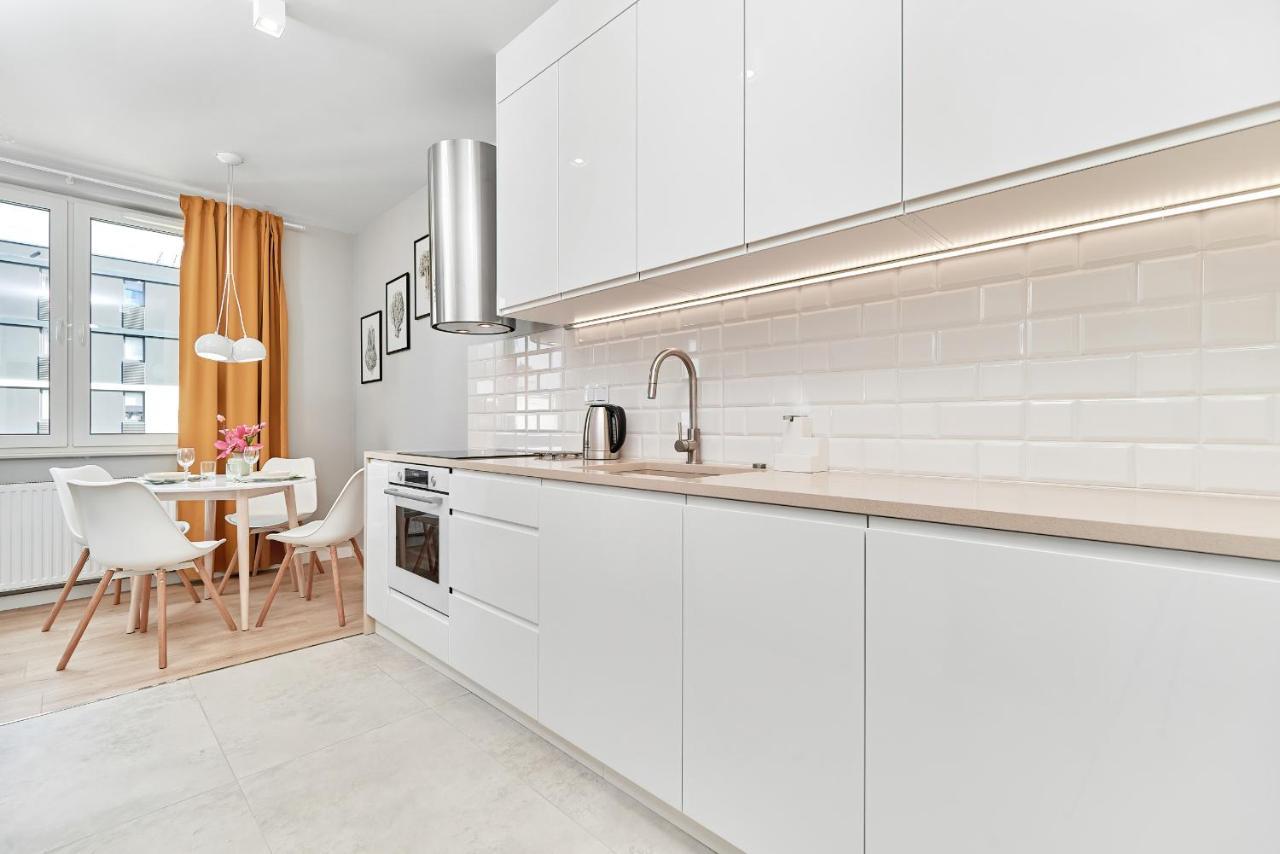 Exclusive Apartments Gwiazdzista With Free Garage Wroclaw By Noclegi Renters ภายนอก รูปภาพ